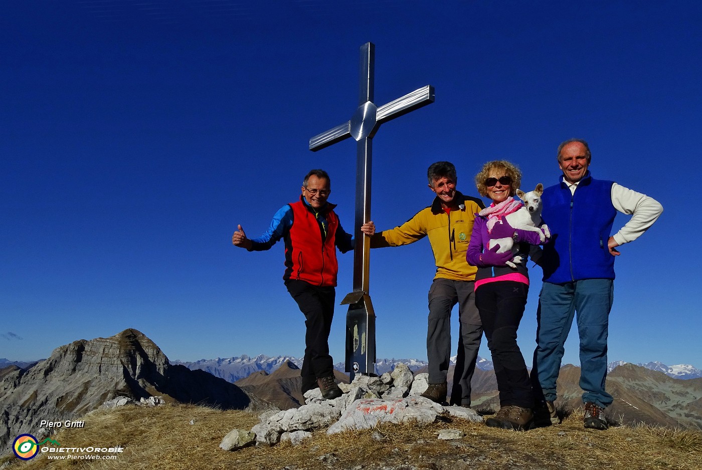 01 In vetta al Monte Secco (2293 m).JPG -                                